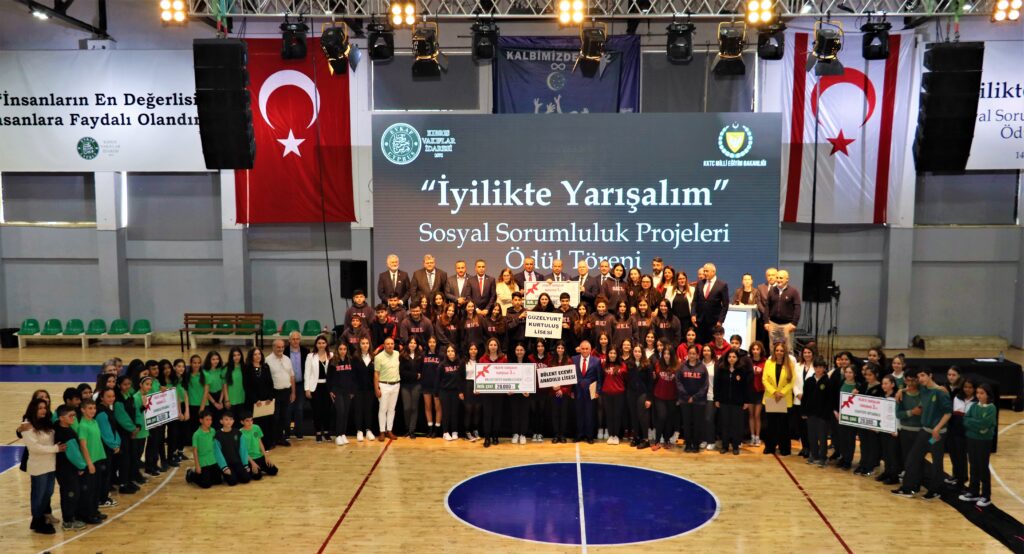 “Acımız yüreğimizdedir, unutmak mümkün değildir, yaralar mutlaka bir gün sarılacak ve geleceğe umutla yürüyeceğiz”