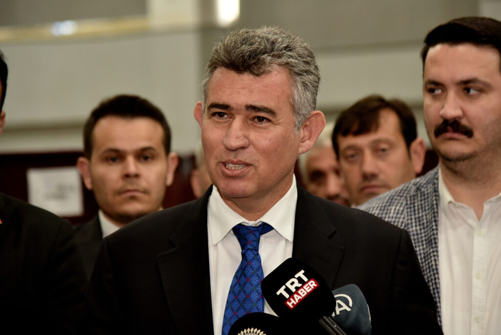 “Herkesin birbirinin hakkına, hukukuna saygılı olduğu bir seçim geçireceğimizden hiçbir şüphem yok”