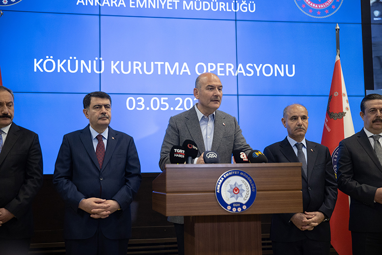 “52 ilde yürütülen Ankara merkezli “Kökünü Kurutma Operasyonu” kapsamında 524 şüpheli gözaltına alındı”
