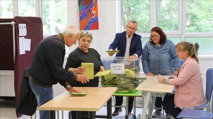 “Bir parti müşahidi ve iki vatandaş kalp krizi geçirerek hayatını kaybetti”