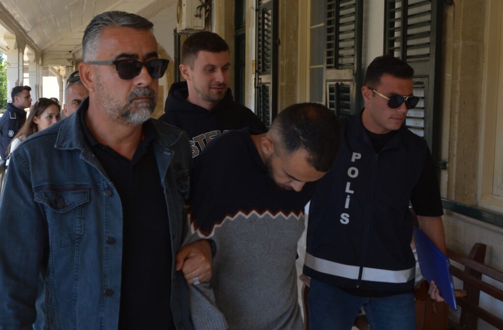 Cebinde yeşil reçeteli hap bulunmuştu