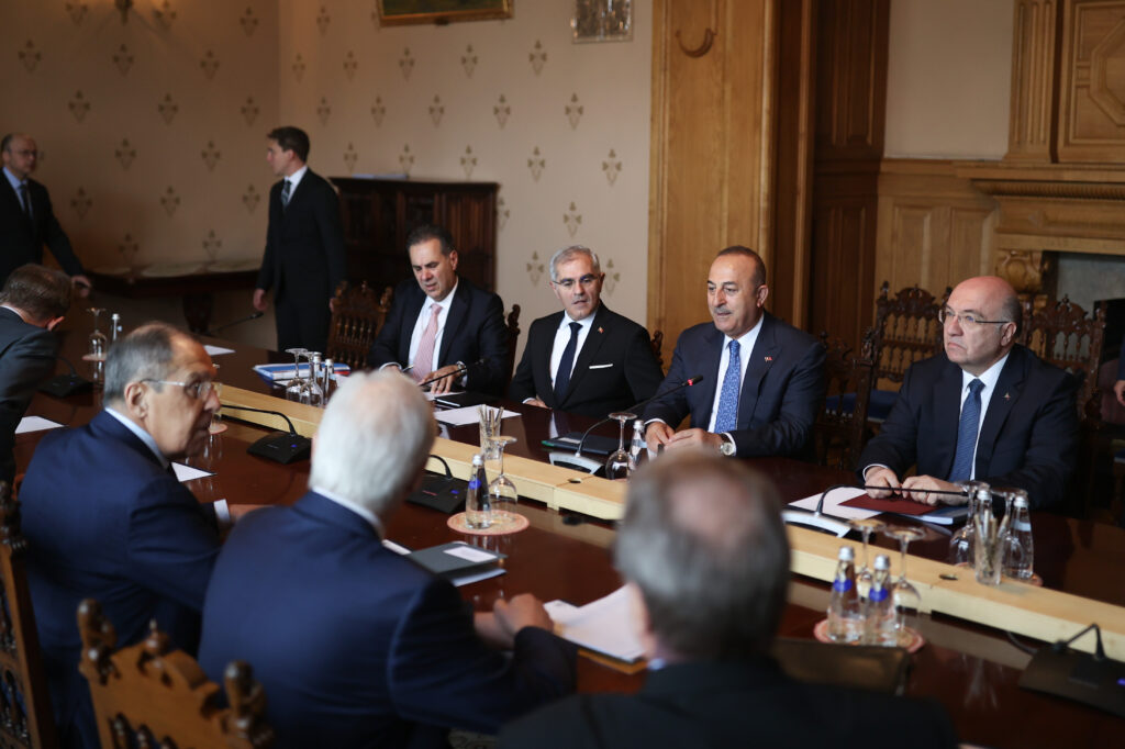 TC Dışişleri Bakanı Çavuşoğlu, Rus mevkidaşı Lavrov ile görüştü