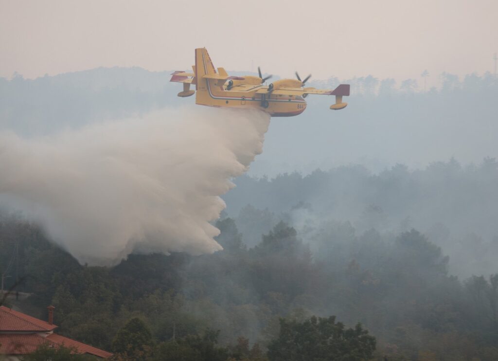 AB, yangın söndürme uçağı ve helikopter sayısını iki katına çıkardı