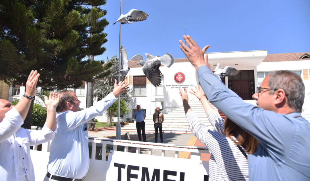 “Özgür basının olmadığı bir ülkede demokrasi eksiktir”
