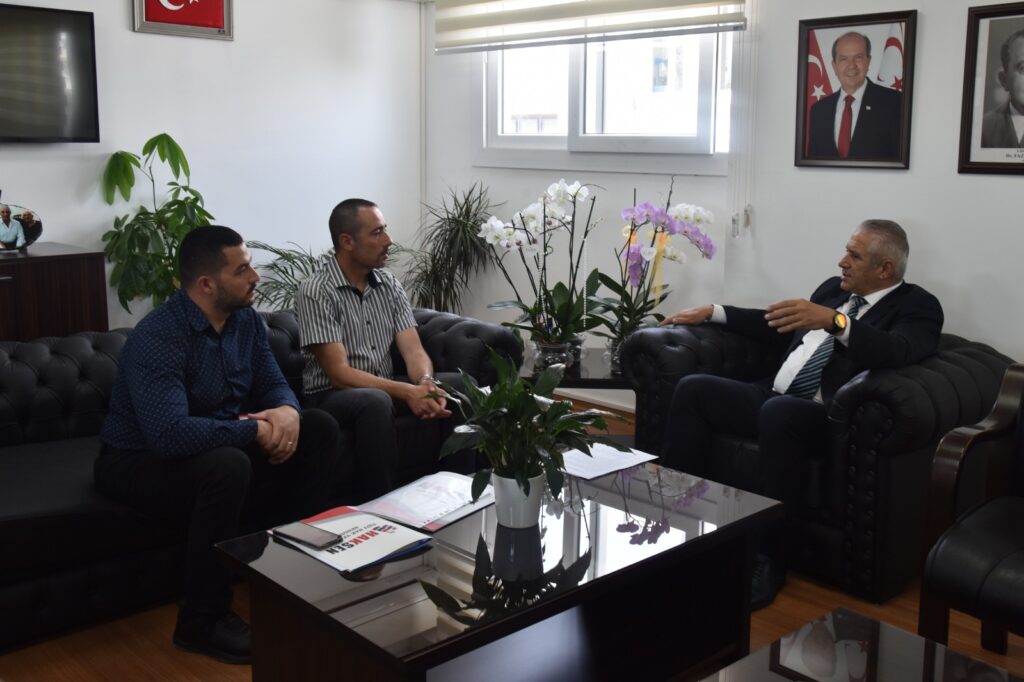 HAKSEN engelli çalışanların mağduriyetinin giderilmesi için hazırladığı tasarıyı Taçoy’a sundu