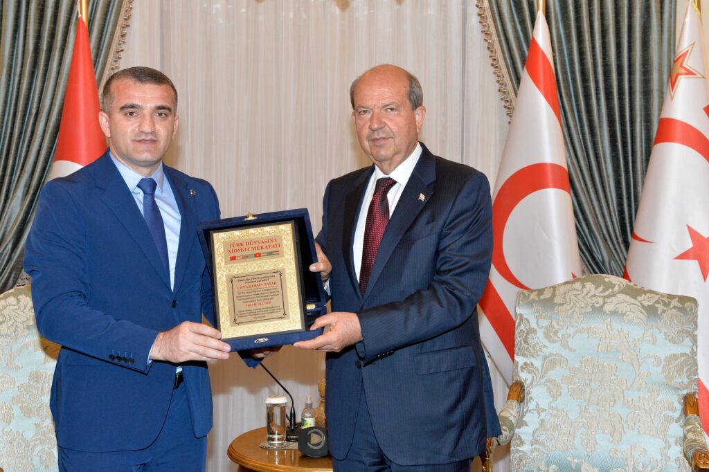 Cumhurbaşkanı Tatar, Azerbaycan Demokrasi ve İnsan Hakları Enstitüsü Başkanı Dr. Ahmet Şairoğlu’nu kabul etti
