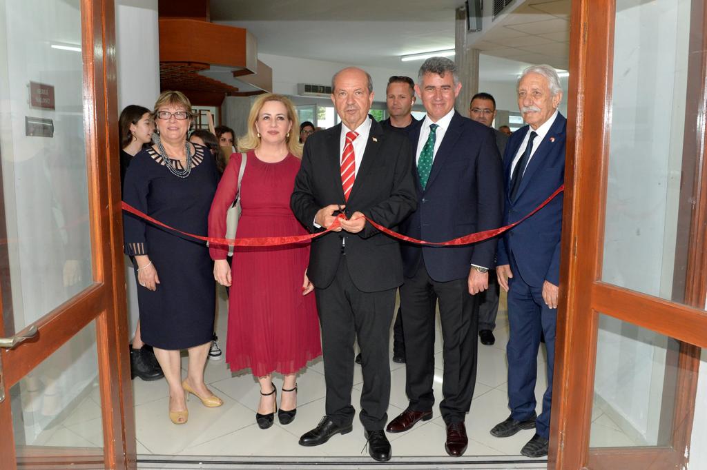 “Kıbrıs Türk halkının haklı mücadelesini evrensel sanat dili ile paylaşabilen sanatçılarımızı kutluyorum”