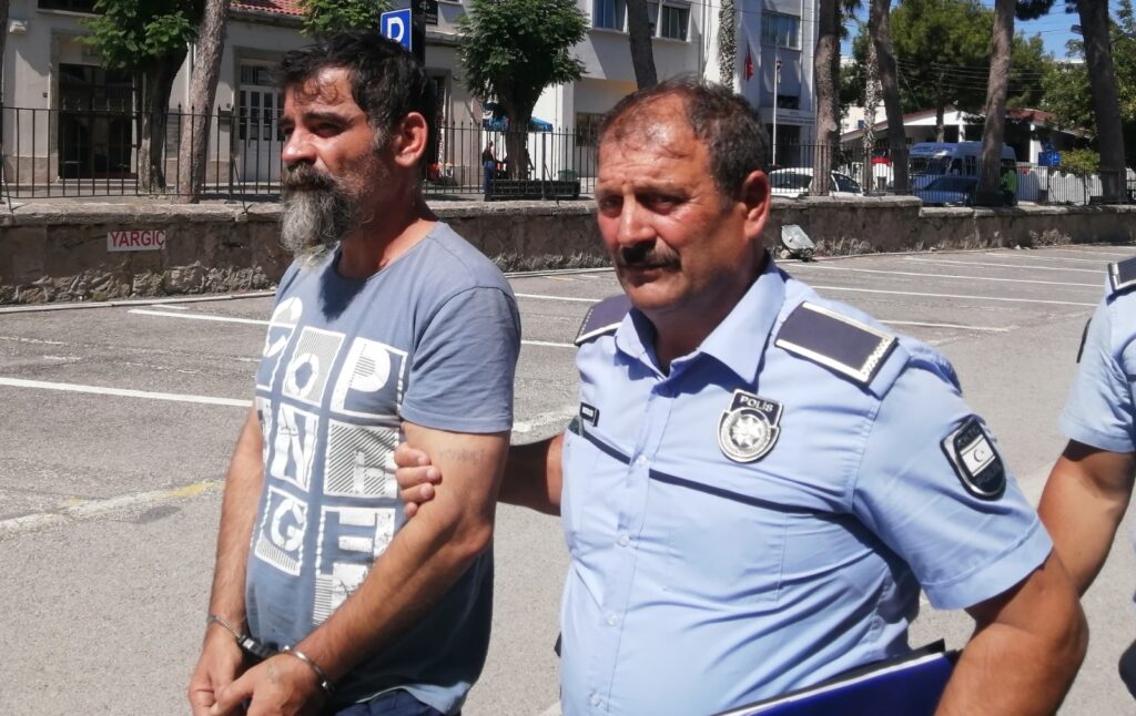 Polise silah çekti!