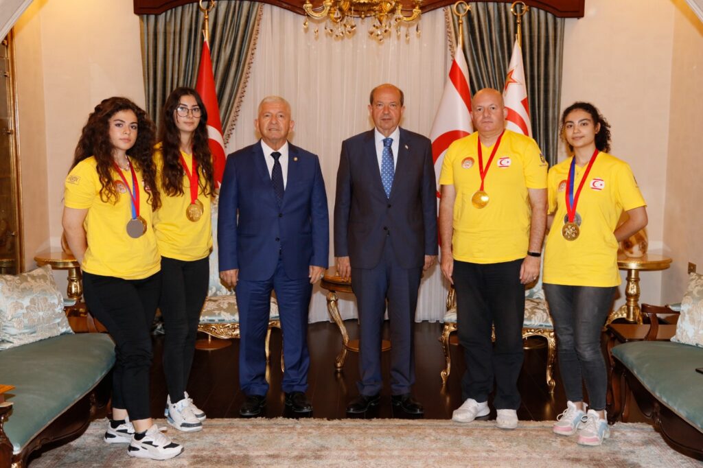 “Spor ambargolarına rağmen sporcularımızın elde ettiği başarılar tüm dünyaya verilen en güçlü mesajdır”