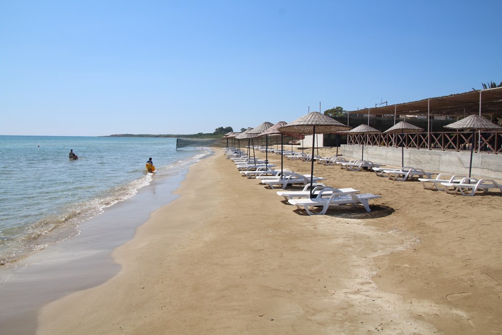 Gazimağusa Belediyesi, plajlarda iyileştirme yaptı