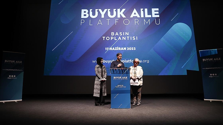 Büyük Aile Platformundan “LGBT” tepkisi
