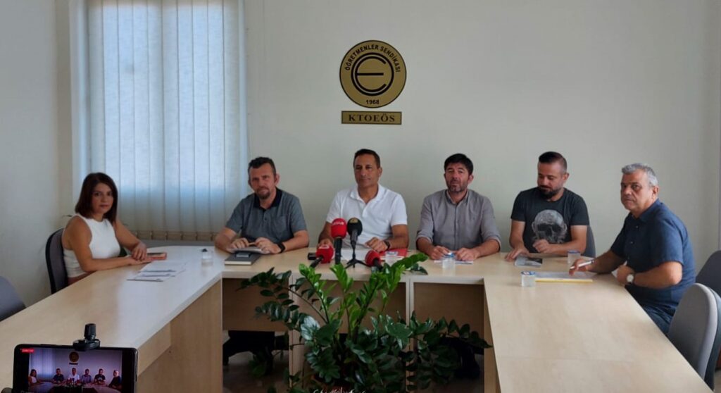 “Müfredat çağdaş olmaktan uzak”