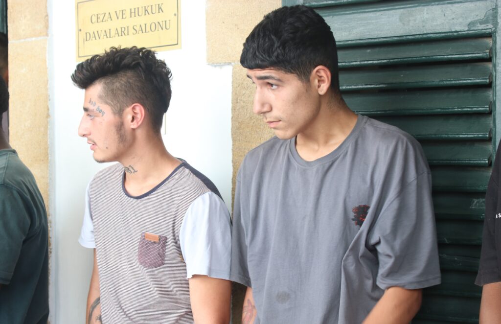 Bir işyerinden hırsızlık yapan gençler 3 gün boyunca tutuklu kalacak