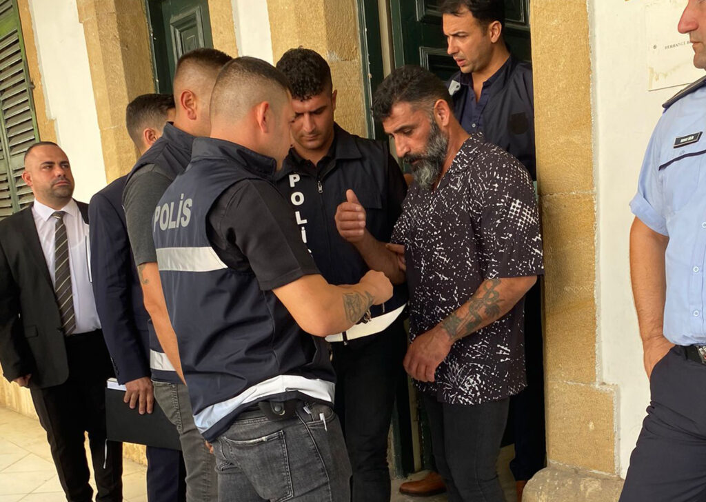 Üvey kızını istismar eden zanlı 8 gün daha tutuklu