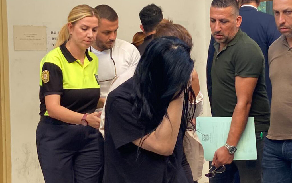 Otelde uyuşturucu partisi!