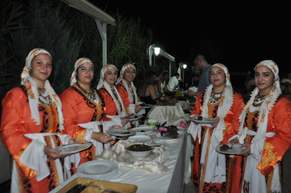“2. Güzelyurt Sanat Buluşması” kapsamında sanatçılara Kıbrıs Gecesi düzenlendi