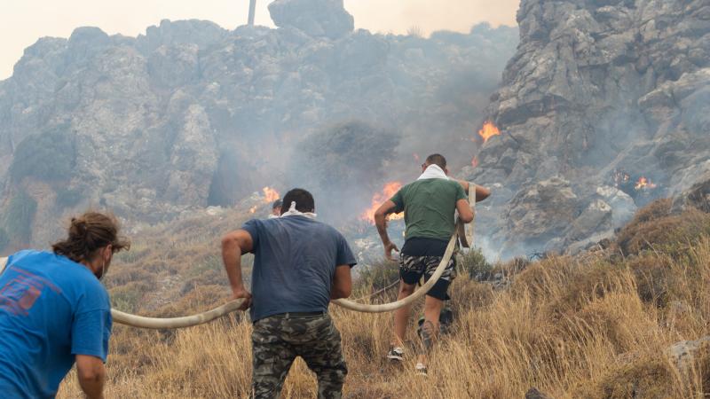 Yunanistan’da Rodos’tan sonra Korfu Adası’nda da orman yangını çıktı