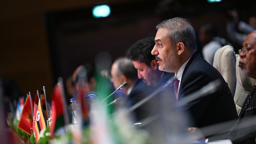 “Sözlükte Türkiye-Azerbaycan ilişkisini tanımlayacak kadar ihtişamlı ve ebedi bir kelime yok”