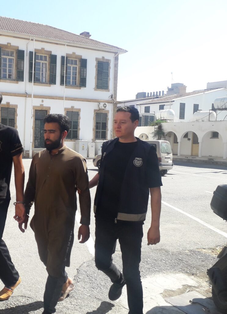 Arabasına aldığı otostopçu kadını taciz etti!