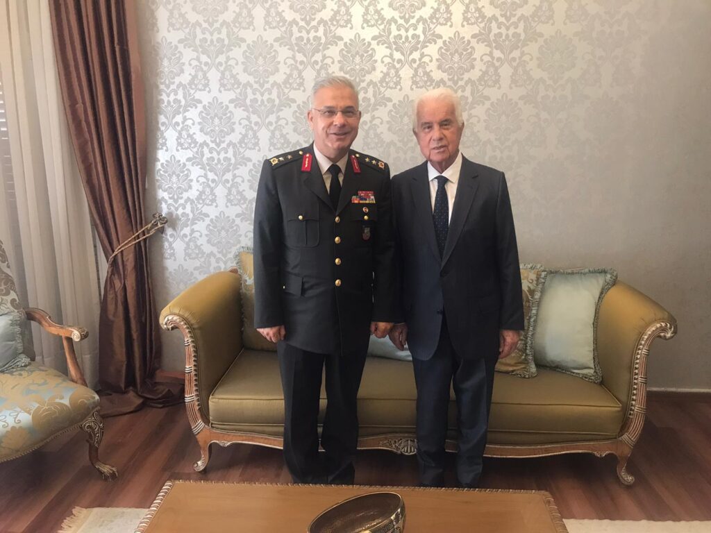 KTBK Komutanı Kılınç, Derviş Eroğlu’nu ziyaret etti