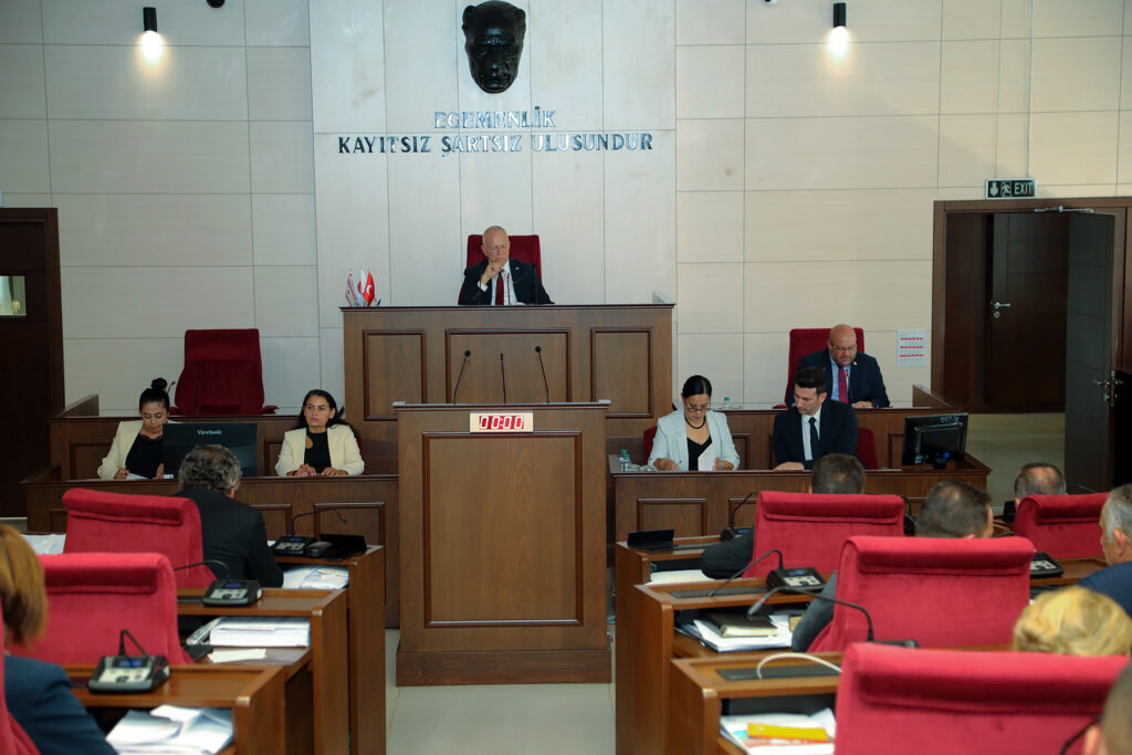 3 yasa tasarısı ve 2 yasa önerisi oybirliğiyle kabul edildi
