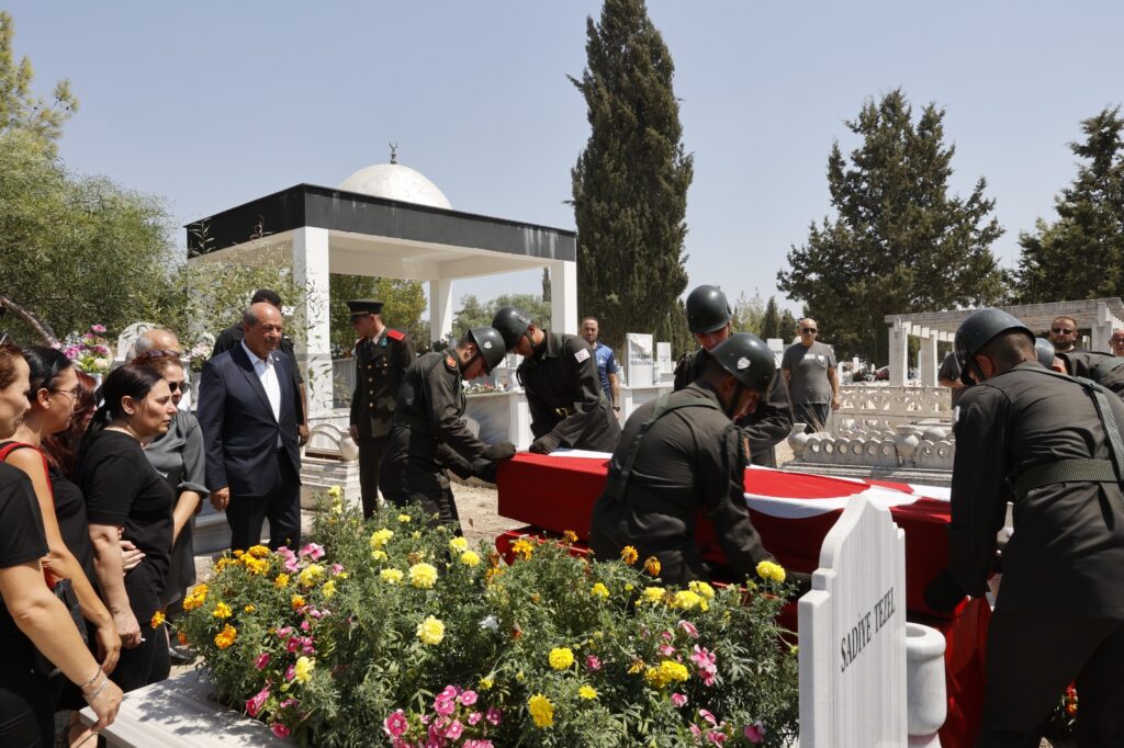 Tatar, Emekli Piyade Yüzbaşı Ergül Kemal Uysal’ın cenaze törenine katıldı