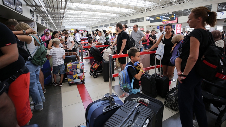 Antalya’ya hava yoluyla gelen turist sayısı 10 milyonu aştı