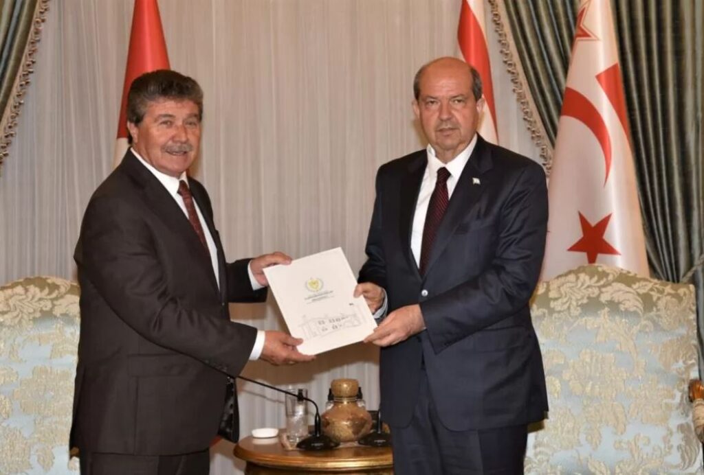 Başbakan Üstel yeni kabineyi sunmak üzere Cumhurbaşkanlığı’nda