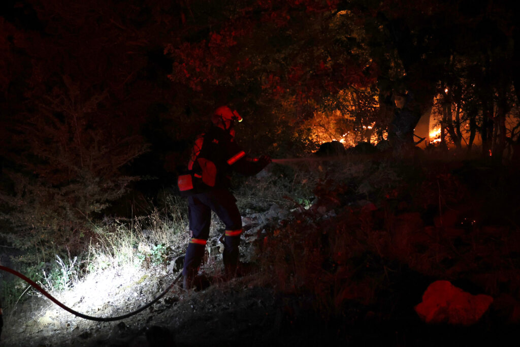 Yunanistan’da yangınların 8’inci gününde tahliyeler sürüyor
