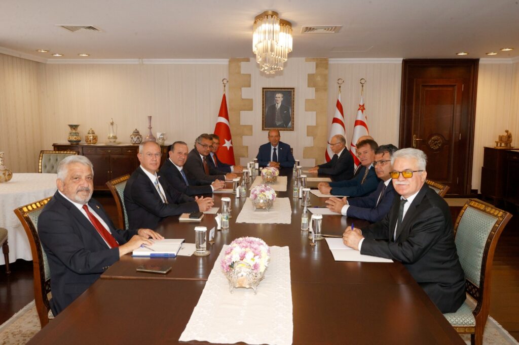 Cumhurbaşkanı Tatar, New York ziyareti öncesinde siyasi partileri kabul etti