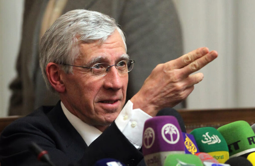 İngiltere’deki Kıbrıslı Rumlar, Jack Straw’un “iki devletli çözüm” fikrine tepki gösterdi
