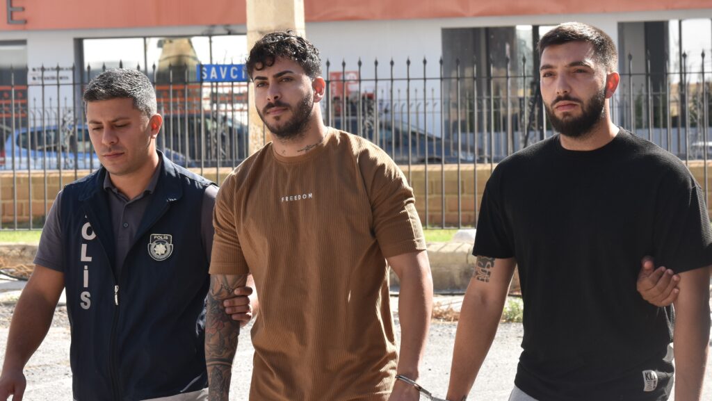 Eczacı yazdı, vatandaş ilaçları teslim almış gibi reçeteleri imzaladı