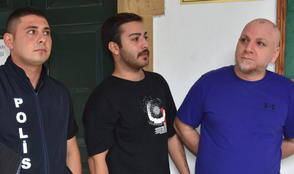 “Amcam sık derse kafana sıkarım”