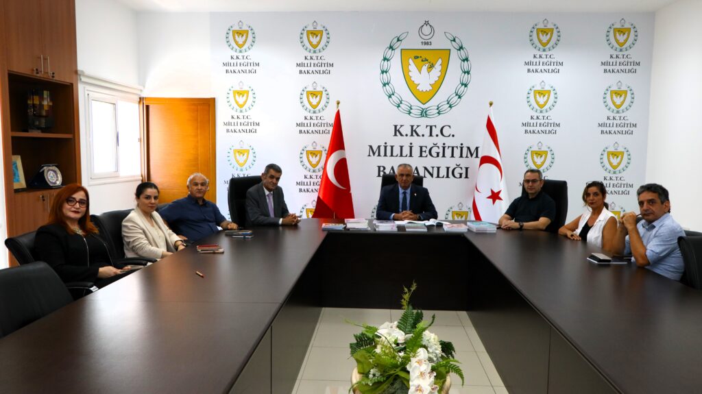 “Ders kitabı güncelleme çalışmaları, süreklilik arz eden, dinamik bir süreçtir”
