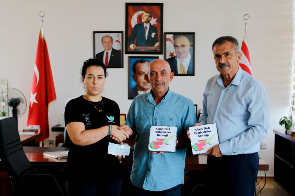 Stant geliri, Şampiyon Melekleri Yaşatma Derneği’ne bağışlandı