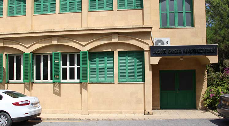 4 farklı kimliğe bürüne sanığa 3 yıl 6 ay hapis cezası!