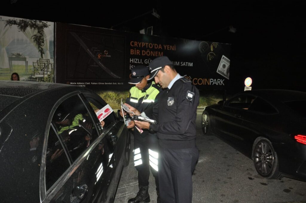 Trafik denetimlerinde 505 araç sürücüsü rapor edildi