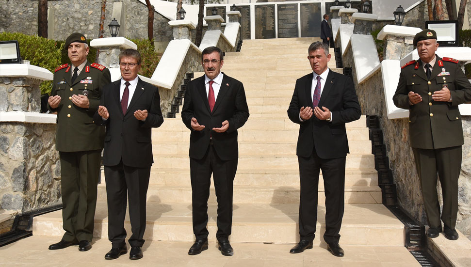 Yılmaz, Boğaz Şehitliği’ni ziyaret etti