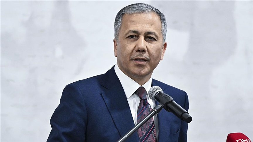 “1 Haziran’dan 22 Eylül’e kadar 42 bin 875 düzensiz göçmeni deport ettik”