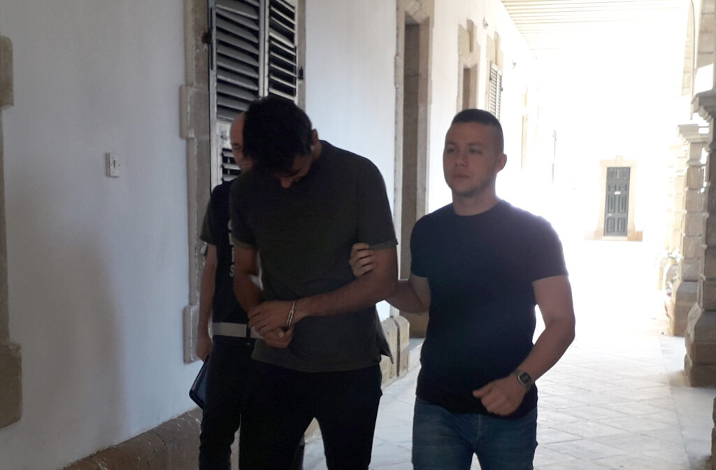 Çalıştığı işyerinden çaldı, bet oynadı!