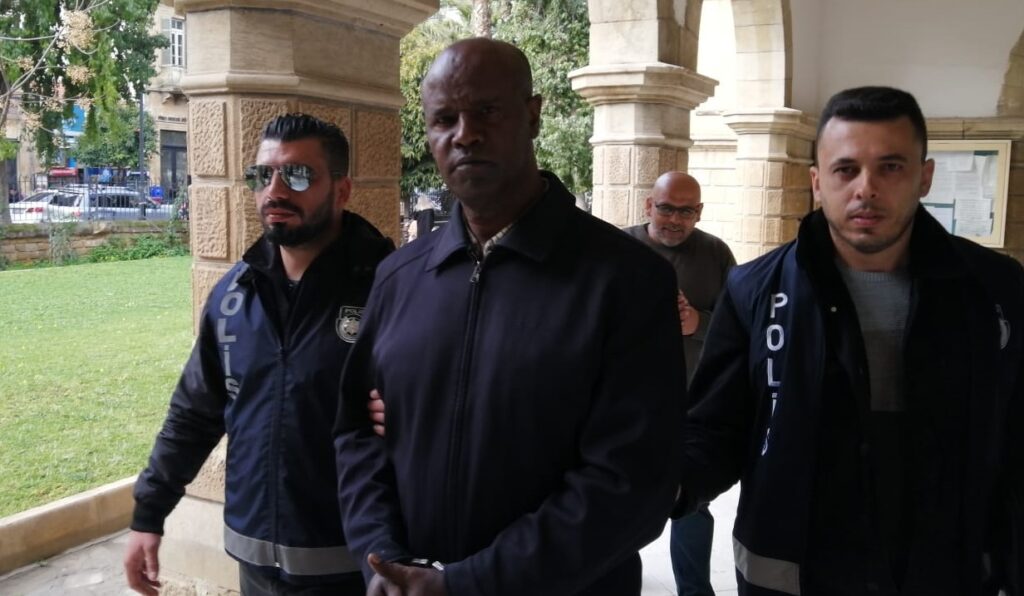 Facebook dolandırıcısına 18 ay hapis cezası