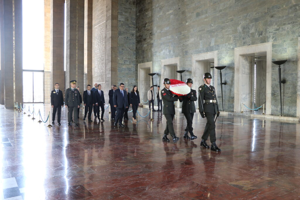 Berova, Anıtkabir’i ziyaret etti