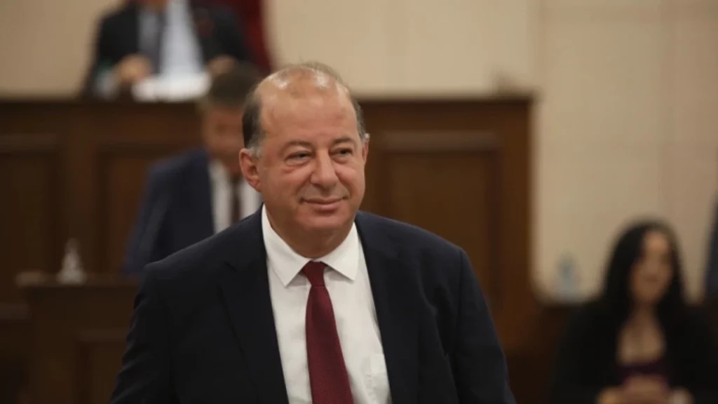 “Her yıl ilaçlara 2-3 defa zam geliyor”