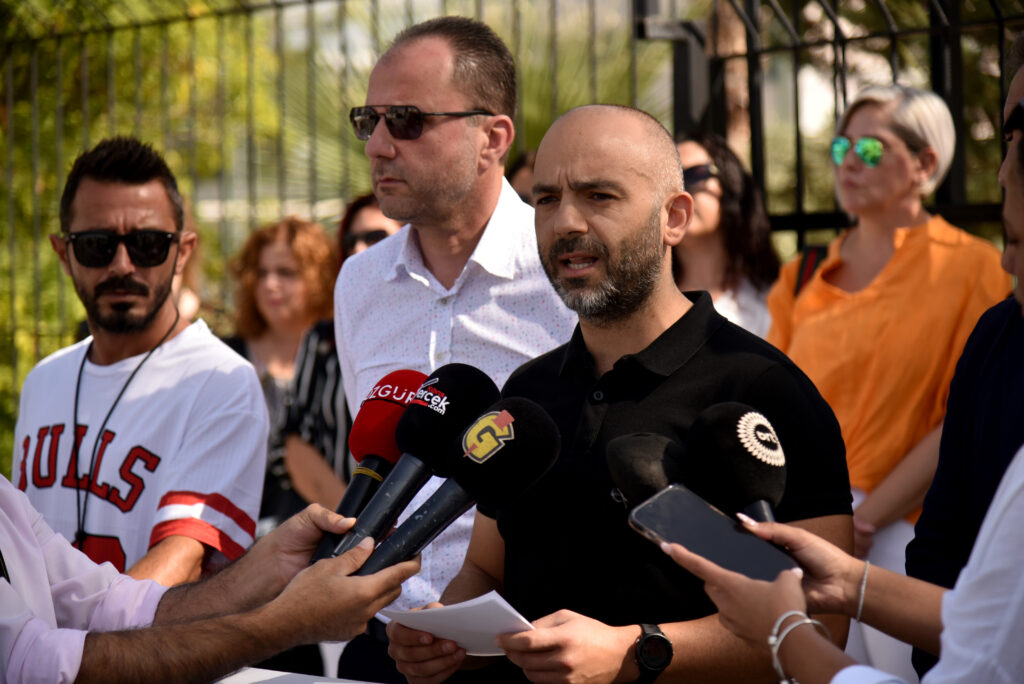 Gelener: “Vasıfsızlık silsilesi oluşturanların yapabileceği tek bir şey kalmıştır: istifa etmek”