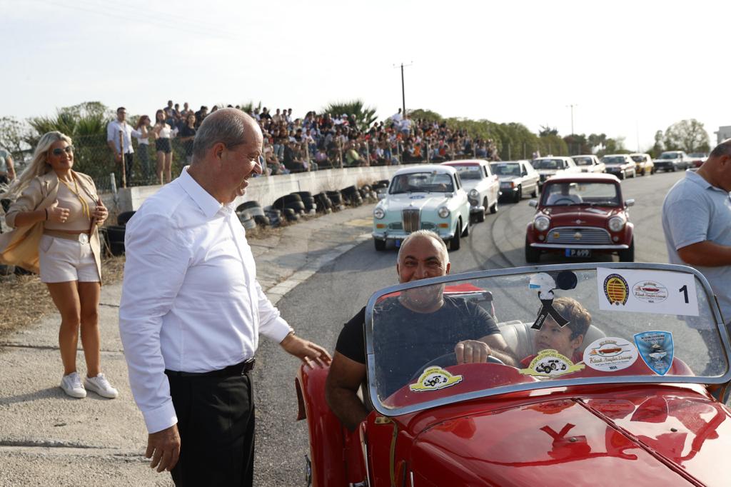 Cumhurbaşkanı Ersin Tatar, Drift ve Klasik Slalom Şova katıldı