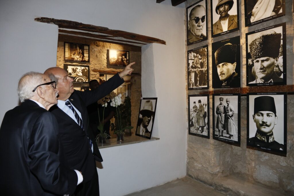 Cumhurbaşkanı Tatar, Çağdaş Atatürk Fotoğrafları Sergisi’nin açılışına katıldı