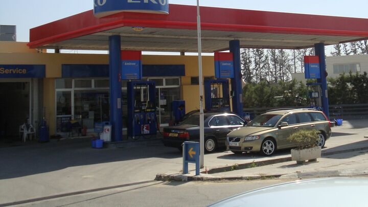 Güney Kıbrıs’taki benzinciler “sabırlarının sınırında”
