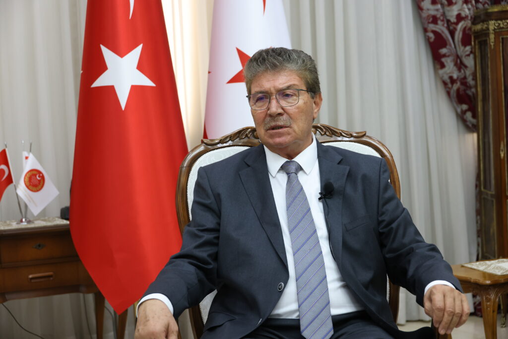 Üstel: Tüm sağlık çalışanları, insan yaşamı için hayati bir görevi yerine getirmektedir