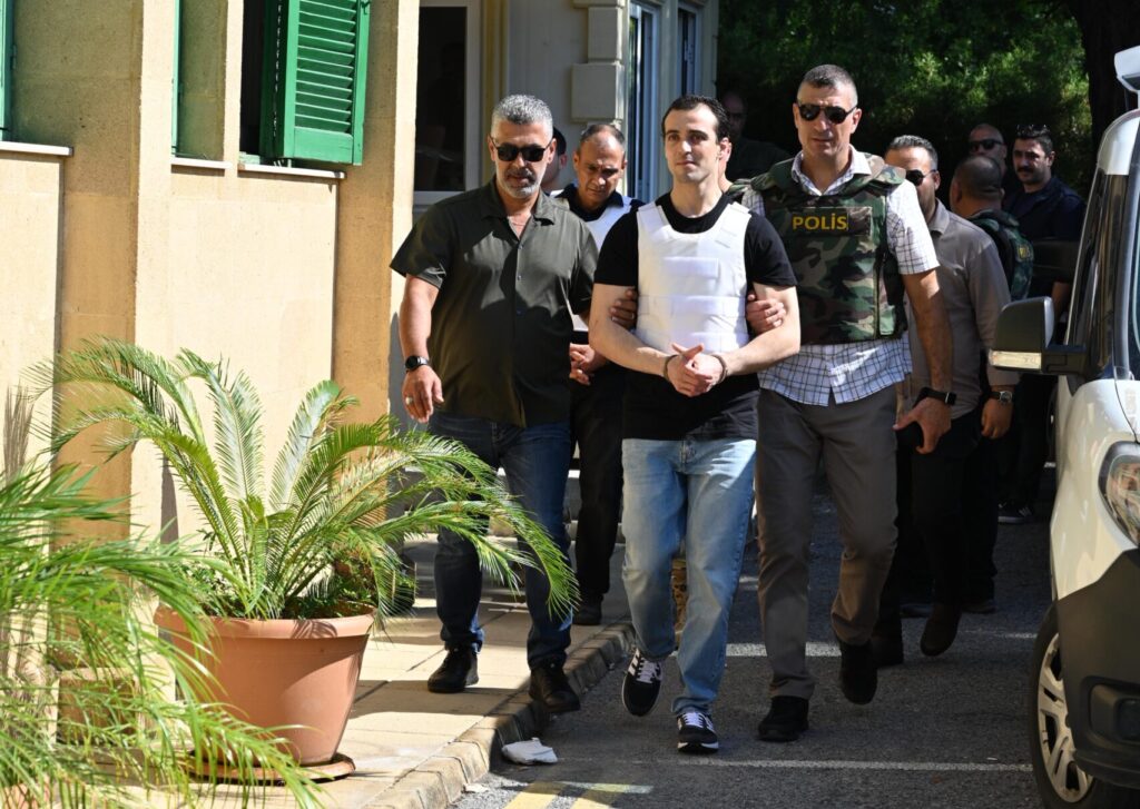 Cenazeye katılabilmek için farklı ifadeler vermişler!