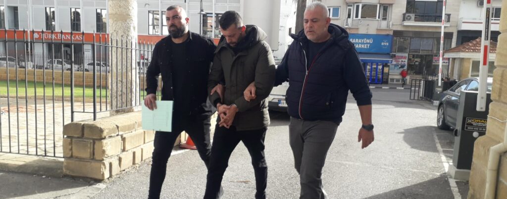 İç çamaşırına uyuşturucu saklayan zanlı 4 gün daha tutuklu